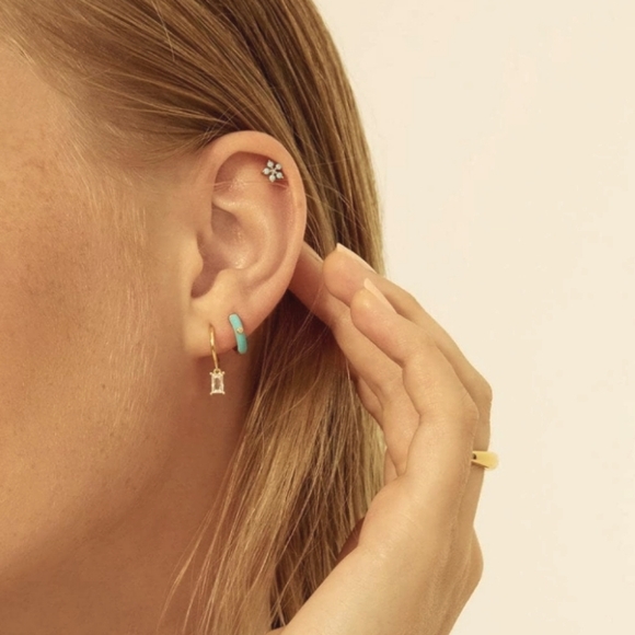 Little Mint Green Gold Hinged Hoops Enamel Hoop Earrings Rhinestone Crystal New - Picture 3 of 7